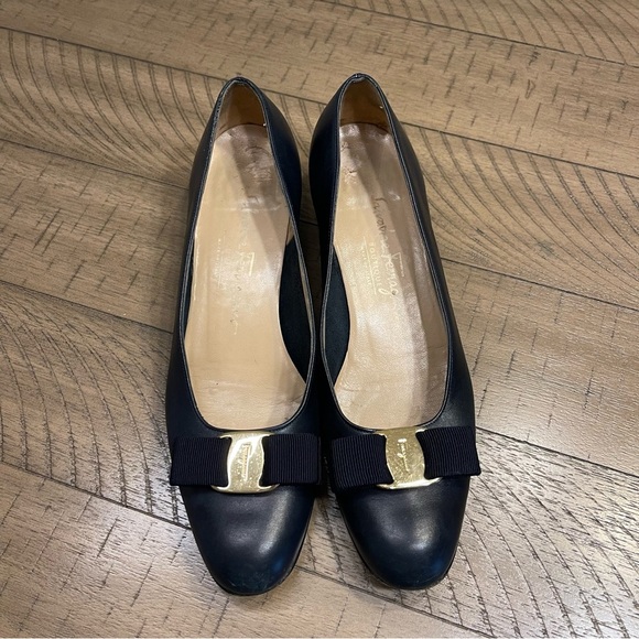 Salvatore Ferragamo Vintage Vara Bow Leather pumps made in Italy size 8 - Picture 4 of 12